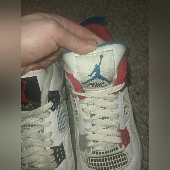 Air Jordan 4 Retro - Picture 2 of 11